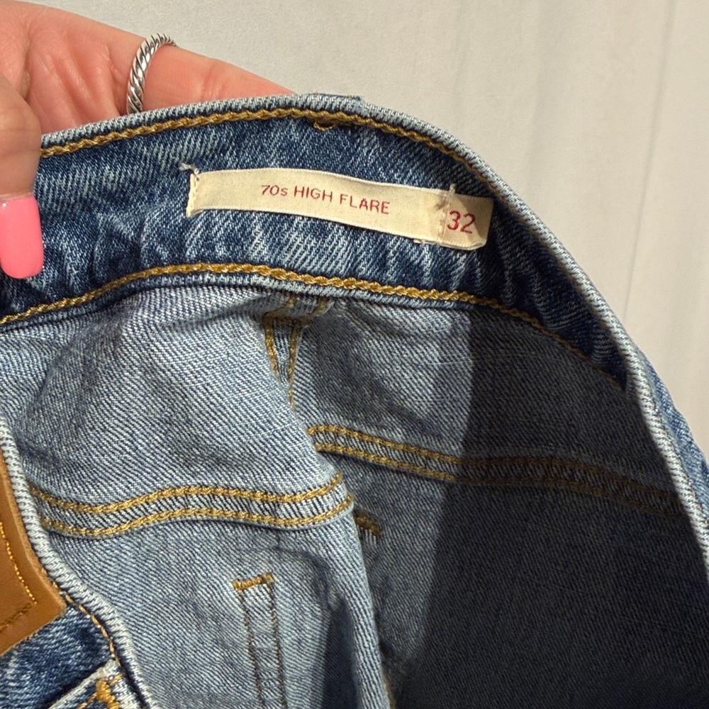 Levi’s 70’s High Rise Flare Sonoma Walks Light Wash Denim Jeans Size 32 - Picture 10 of 12